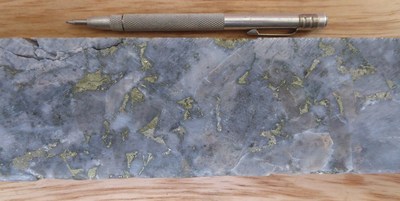 Photo 1: Assay interval returned 1.16% CuEq (1.13% Cu and 0.011% Mo) over 1.5m from 489.4m – 490.9m.
Hydrothermal breccia with potassic altered clasts being overprinted by quartz-sericite-pirite alteration with chalcopyrite infilling matrix. (CNW Group/Libero Copper & Gold Corporation.)